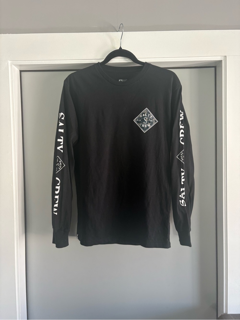 Salty crew, long sleeve shirt